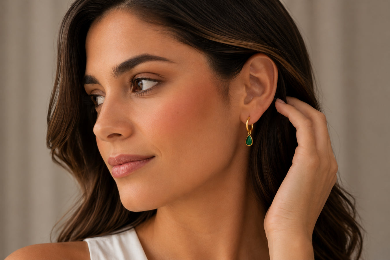 Brincos Argolinha Click Gota Verde Banho Ouro 18k