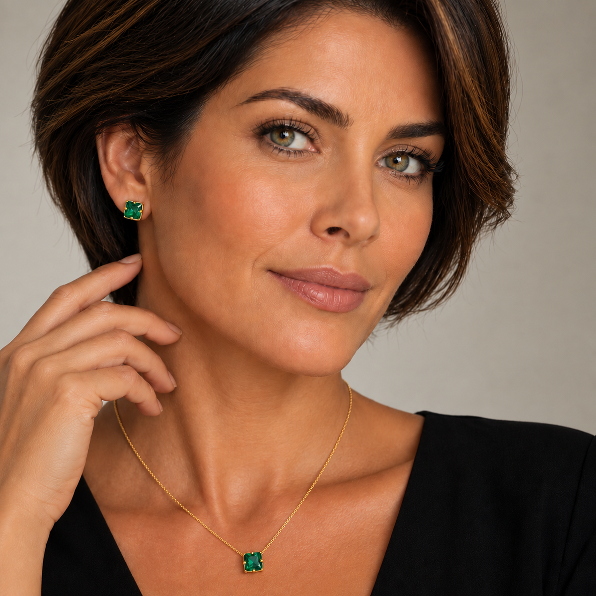 Conjunto Colar e Brincos Ponto de Luz Quadrado Verde Esmeralda