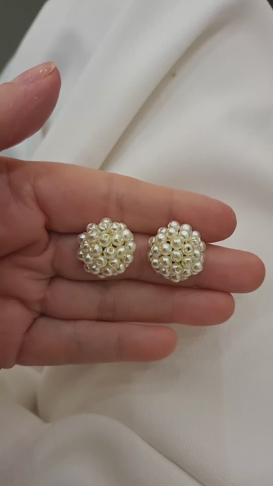 Brincos Várias Pérolas Dourado